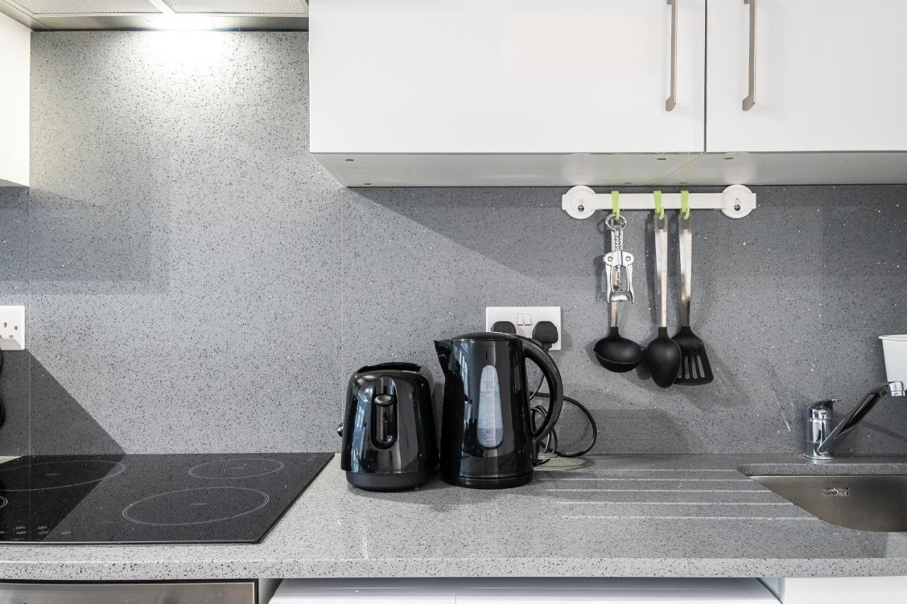 Securematics Superior Studio Apartments ロンドン エクステリア 写真